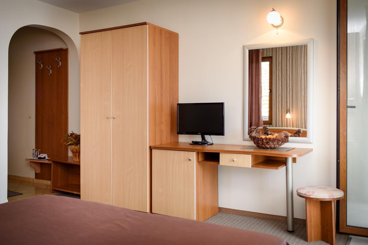 Guest House Ianis Paradise Νεσέμπαρ Εξωτερικό φωτογραφία